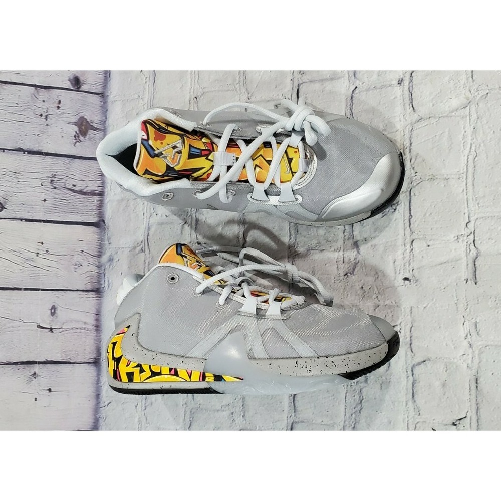 Nike Zoom Freak 1 Basketball Shoes KIDS 7Y Grey Graffiti BQ5633-005 Sneakers